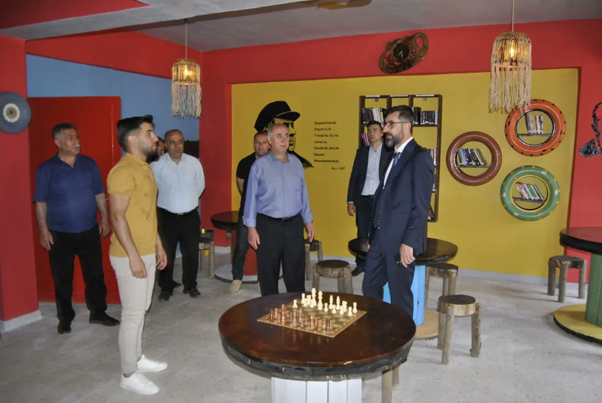 Hayat boyu öğrenme haftası etkinlikleri kapsamında bugün kurumumuzda Usta öğreticilerimizle birlikte Kahvaltı etkinliği düzenlendi. Bu Etkinliğimize ve sergimize katılım sağlayan Bitlis Belediye Başkanı Sayın Nesrullah Sergimizi ve Kütüphanemizi gezip ayrıldılar. 
<a href="/BitlisBld/">Bitlis Belediyesi</a>