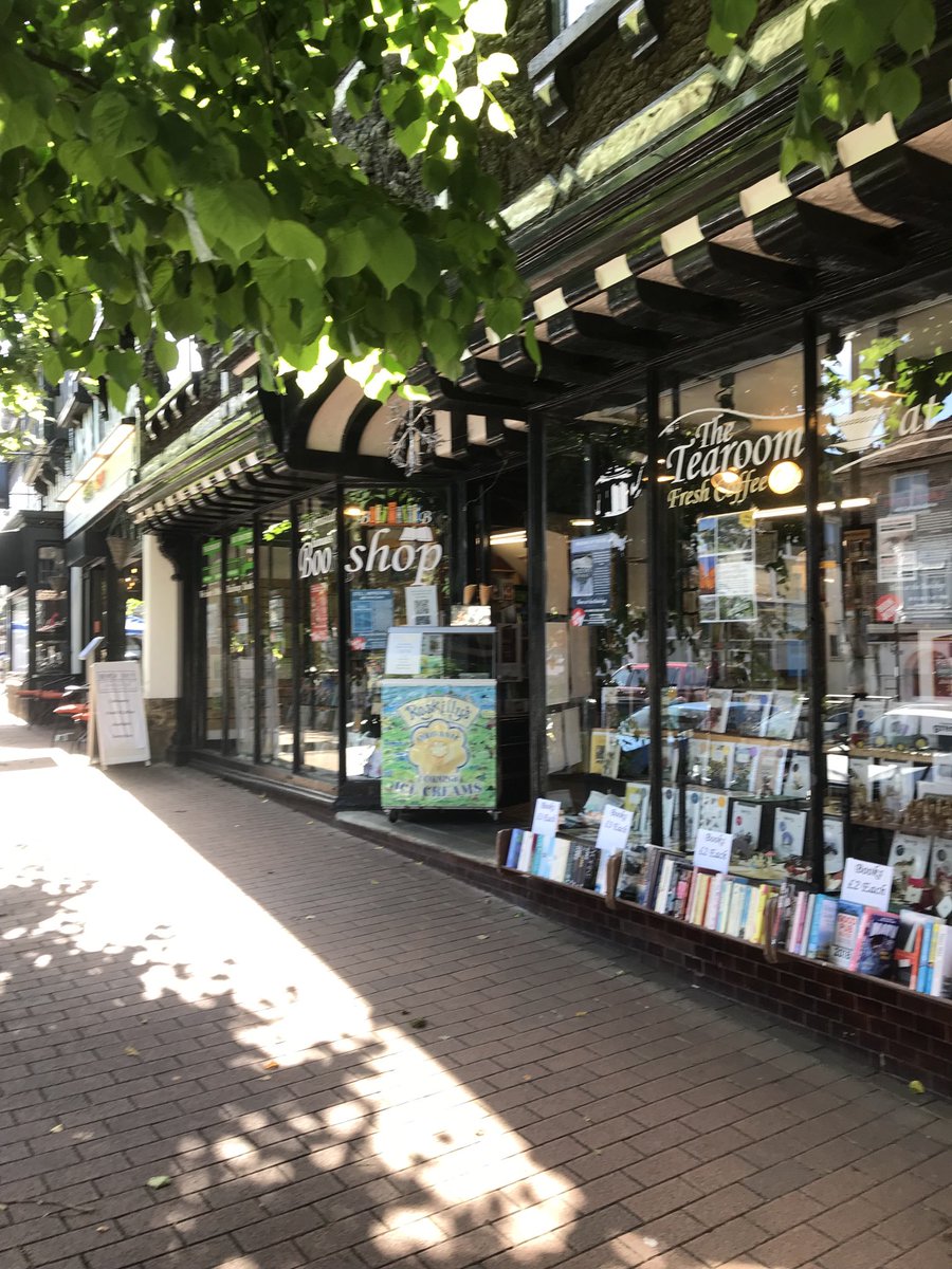 East Grinstead High Street is bathed in sunshine and your favourite local bookshop is already open 😀 Why not come and visit the books and the infinite worlds they have inside 😀 #PerfectDayForReading
