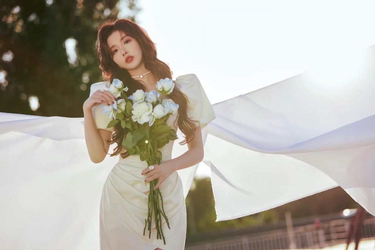 Snow_fanstation's tweet photo. 0607 Snow Studio Update

Sunsets, fancy girls, enjoy the bright and warm summer!

#kongXueer #SnowKong #孔雪儿 https://t.co/PO6Flip1V0