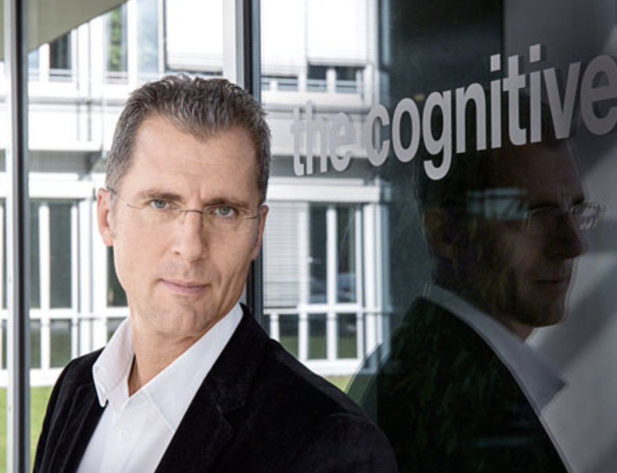germanedgecloud's tweet photo. Was macht eigentlich ein Director of Solution Architects und wie steht es um das Potenzial der Digitalisierung nach zehn Jahren „Industrie 4.0“? Erfahren Sie mehr im Autorenbeitrag von Plamen Kiradijev im #betop Webmagazin der Friedhelm Loh Group: https://t.co/EOSck57oc7 https://t.co/7g3GqBylmL