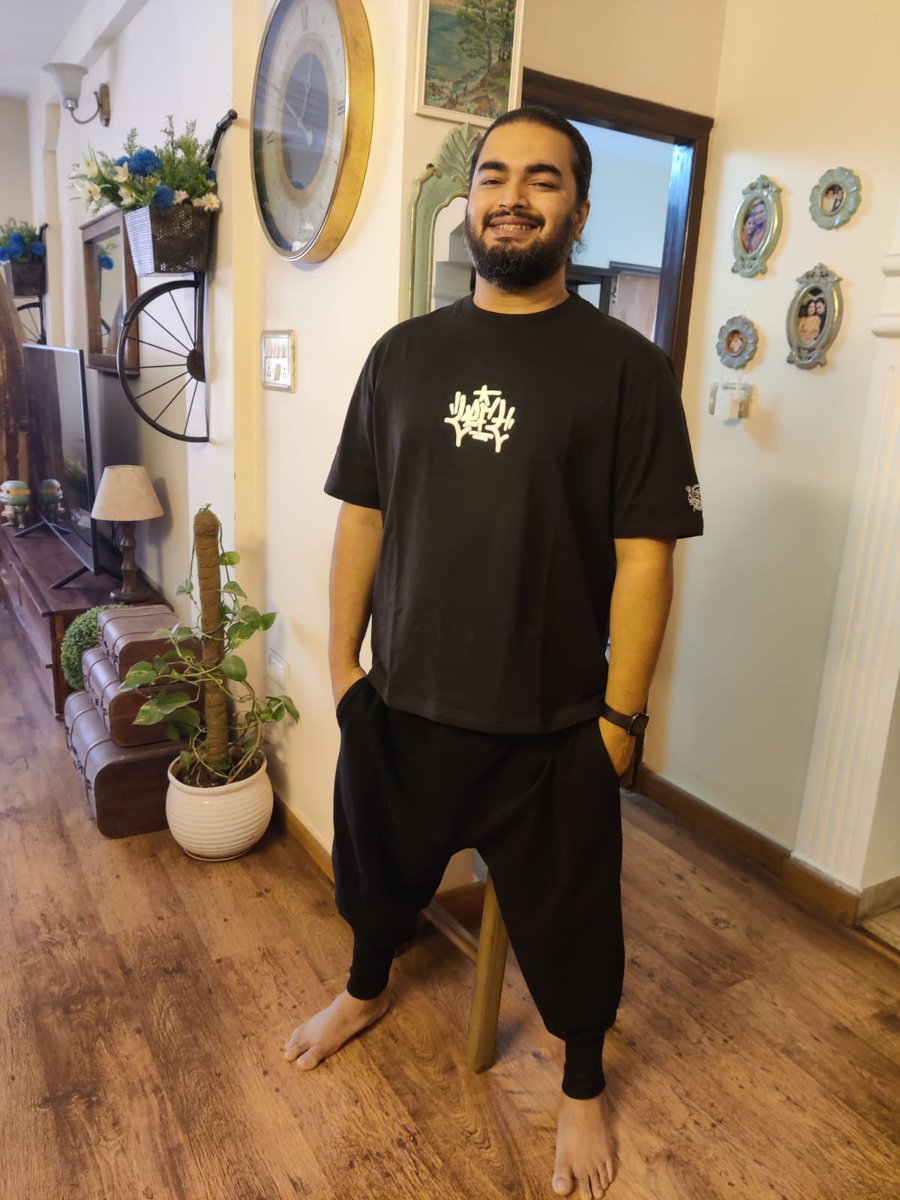 PrasadPBhat's tweet photo. I got this awesome Tee that came with customised pizza box with my name on it
Thank you @rabahleft https://t.co/HS226vz9bT