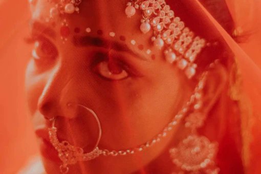 Gujarat's #KshamaBindu Finally Weds Herself, Says 'Happy to be a Married Woman'.

#Sologamy 

Read more: news18.com/news/buzz/guja…