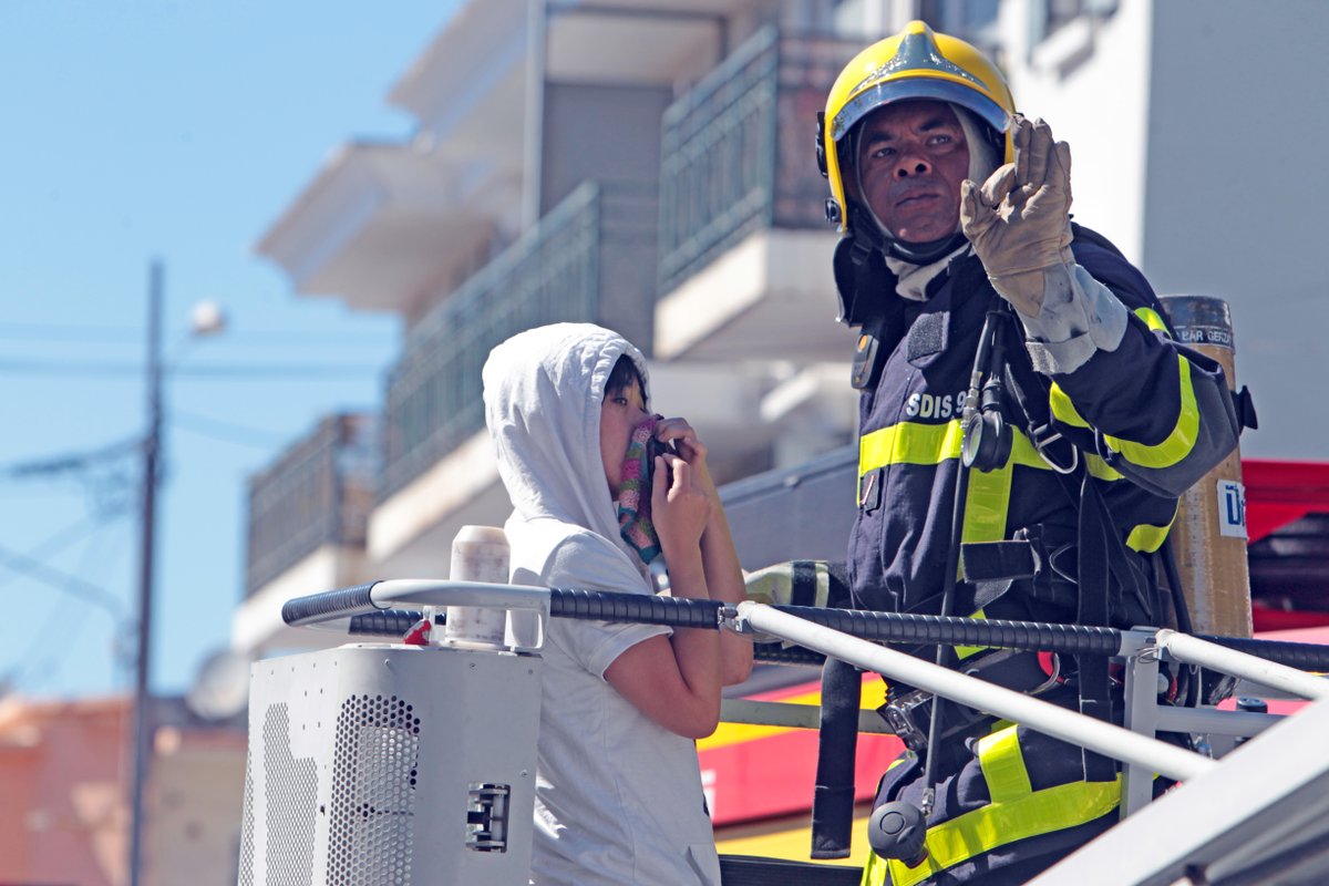 Nous avons l'immense tristesse d'annoncer le décès en service commandé de notre collègue l'Adjudant Jean-Pierre LESSORT du centre d'incendie et de secours de Saint-Denis.  Nous nous inclinons devant notre camarade et nous exprimons notre compassion à sa famille et à ses proches.