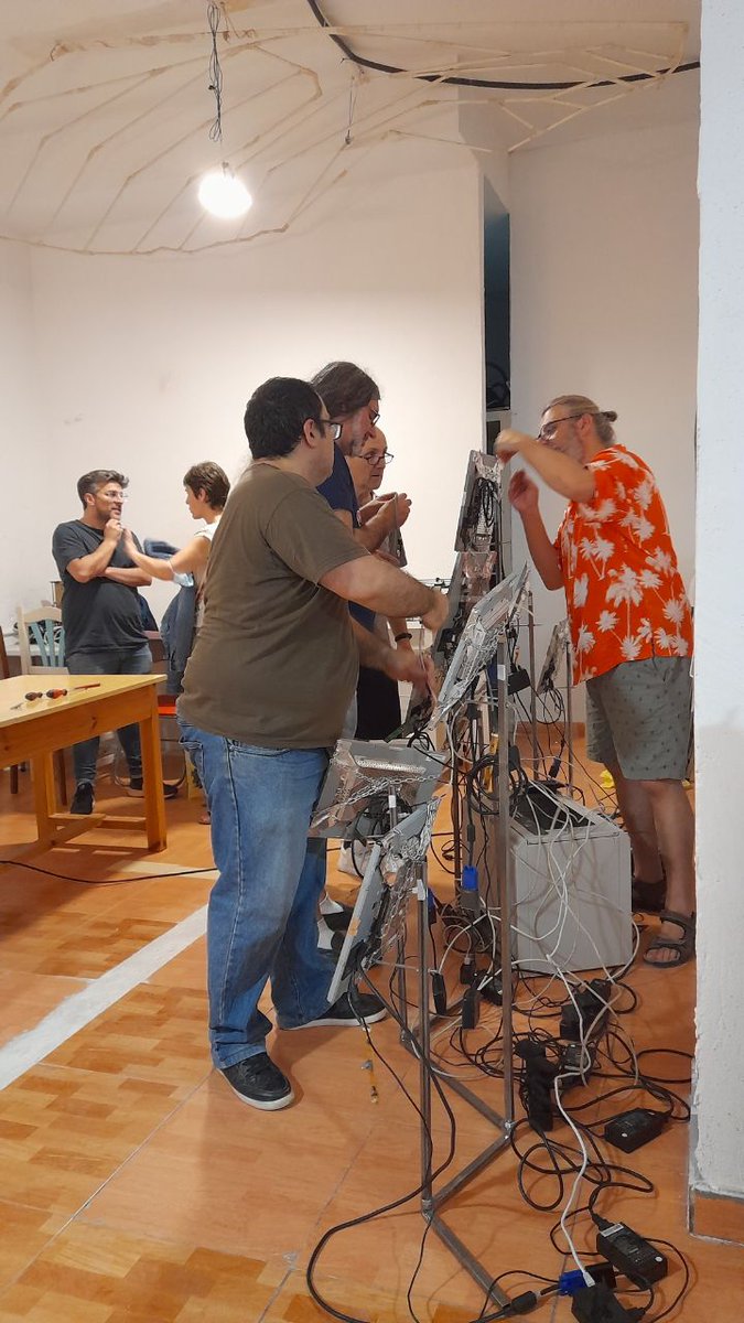 aGenteJoyce's tweet photo. #protocoloulises pretende ser un acercamiento,  una conexión de hoy con el rico, juguetón e intrincado mundo del Ulises. Al igual que hoy vivimos y jugamos con los lenguajes tecnológicos, Joyce jugó con todos los lenguajes de escritura para desaletargar al lector en 1922. https://t.co/si6rVwFkCS