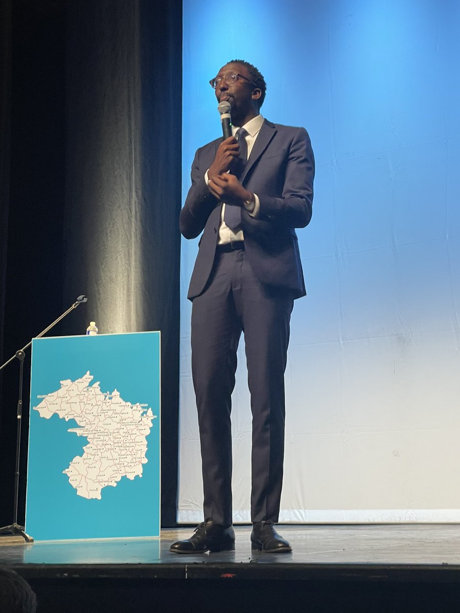 | Carnet de Campagne #legislatives | Ce mercredi, le Ministre @PapNdiaye est venu apporter son soutien à @HerveBerville à #Dinan ! 🇫🇷🇪🇺 Rencontres, échanges, débats avec les acteurs du territoire, les commerçants et les citoyens lors de la réunion publique