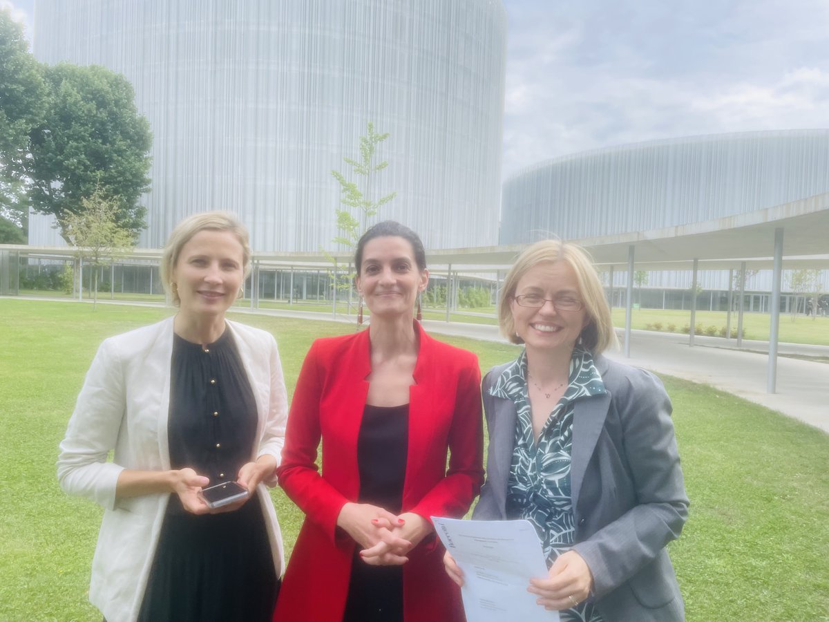 giada_distefano's tweet photo. The #CSIG at @Strategic_Mgmt is working for you... Stay tuned for updates on our plans for #SMS2022 in London. 📽️ with Olga Hawn and @OleniaOlenka for the next newsletter put together by our amazing engagement officers @opertie and @JorgeGuzmanCBS https://t.co/wNppVNgg7K
