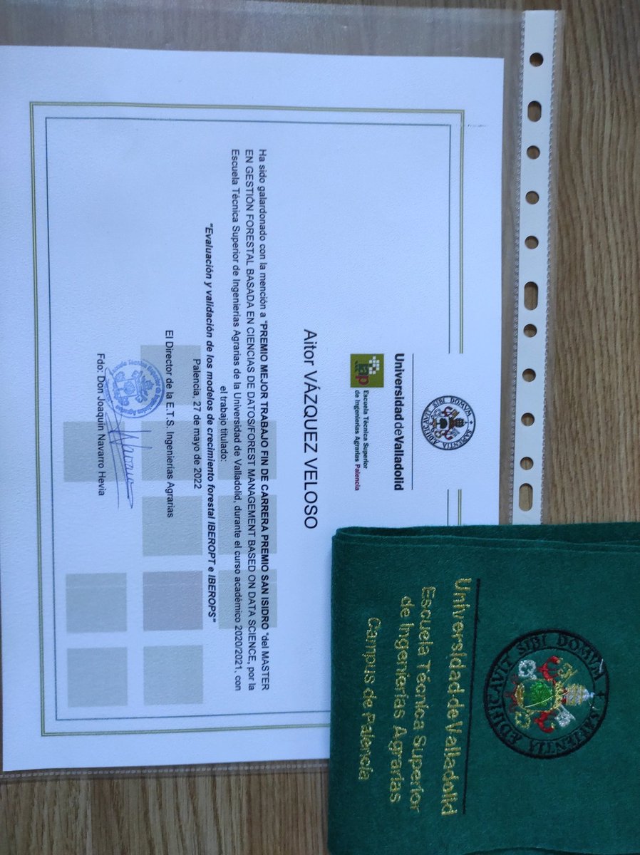 aitorvv's tweet image. ¡Mirad lo que me han dado! Un reconocimiento de la @ETSIIAAPalencia al esfuerzo hecho en el Máster #dataforest
Ahora toca seguir afrontando retos cada vez más grandes 💪🏽
