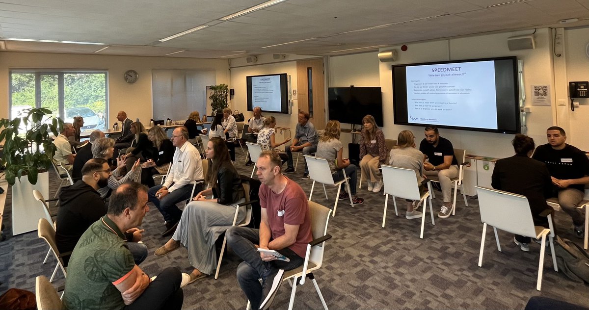 MATCH OP MEEDOEN | Wat gaaf we zijn na de coronatijd weer allemaal LIVE aanwezig! ‘Wie ben jij (ook alweer)?’ We starten de netwerkbijeenkomst met een speedmeet.
#voorstellen #watdoejij <a href="/RegioGV/">Regio Gooi en Vechtstreek</a> 
rblgv.nl/match-op-meedo…