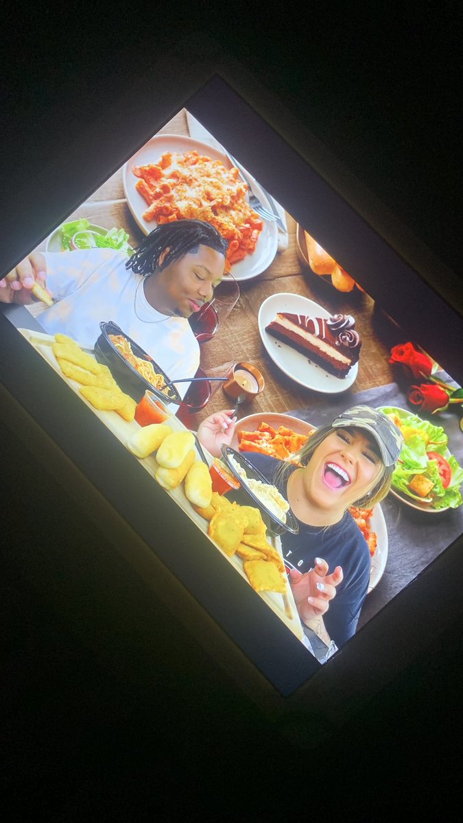 allylynn_xo1's tweet photo. Just casually watching @NicoleOfCoursee and @ZaddyChunkChunk at 4 in the morning there are so relaxing 😌 https://t.co/e8y2kTMUA4