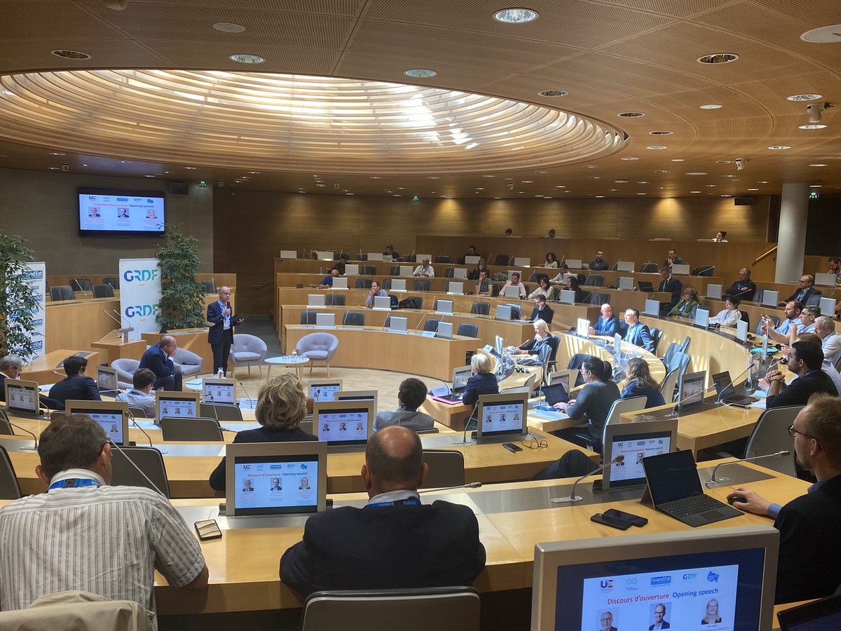 « L’agriculture, victime, acteur et solution du changement climatique. La #méthanisation est une des solutions pour produire #gazrenouvelable et #engraisrenouvelable » <a href="/olivierpaysan/">Olivier Dauger</a> <a href="/GazRenouvFrance/">France Gaz Renouvelables</a> <a href="/GRDF/">GRDF</a> <a href="/GrandEstEurope/">Grand Est-Europe</a> #journée #PFUE2022 Agriculture et Energie