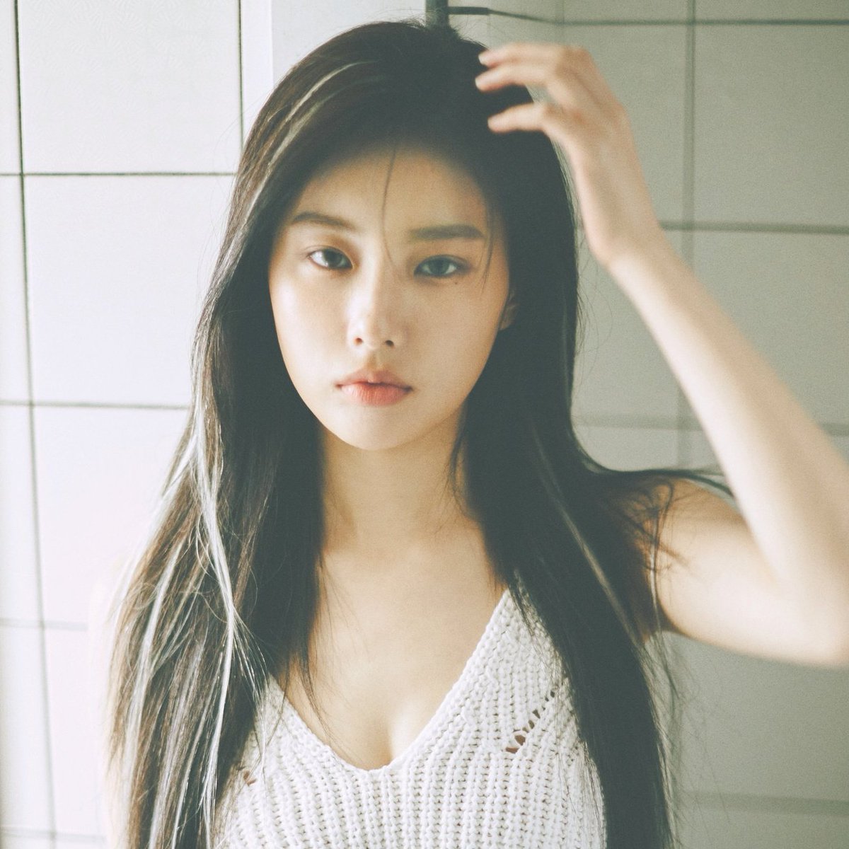 shegalore's tweet image. thank you winter poem for being the best song of the year now we'll gladly pass it onto like a diamond. thank you for your service strong soldier 😭❤️‍🩹
#강혜원_다이아보다_이쁘면_다야
#HyemLikeADiamond