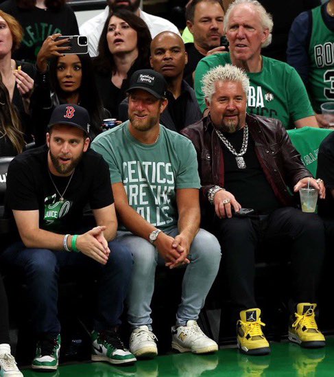 PardonMyTake's tweet photo. Dudes Rock https://t.co/9g0IAuAFQj