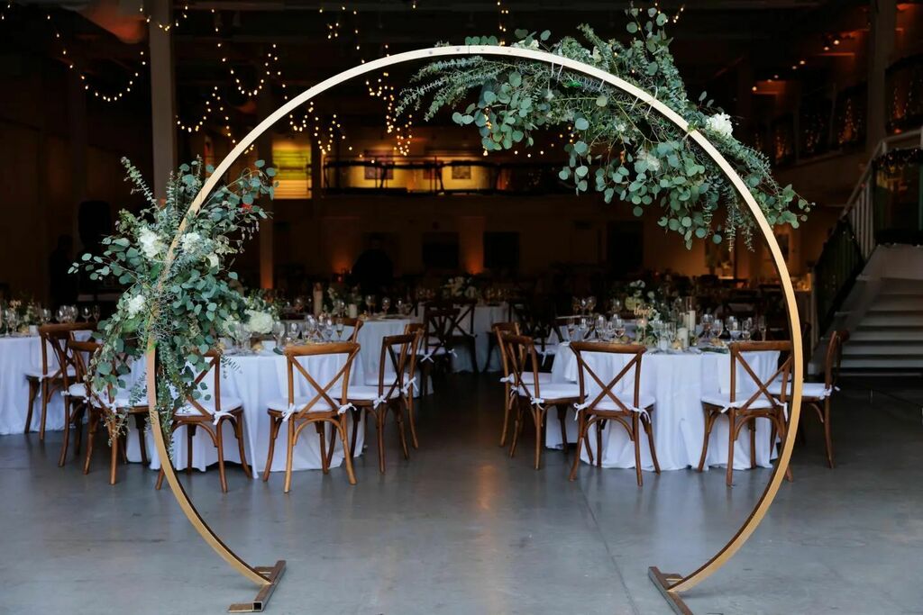 DesignLightCo's tweet photo. How much we loved being a part of K&amp;N's big day hosted at @afh_epicenter The details!! @flouer_specialtyevents ...we loved this!! 😍⁠
⁠
#weddinginspo #bostonwedding #sopretty ⁠
⁠
Floral design | @flouer_specialtyevents ⁠
Photography | @allegrophot… https://t.co/OqpcmH6I5g https://t.co/iRQQENG5lj