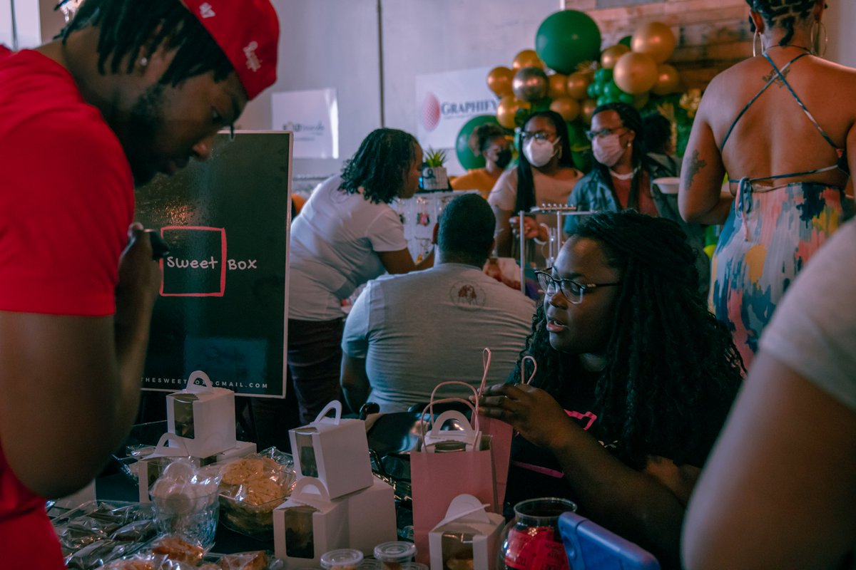 EddyBeSnappin's tweet photo. #SmallBusiness #blackownedbusiness #photography #LittleRock #Arkansas #Littlerockphotographer https://t.co/1aM0yQr23T
