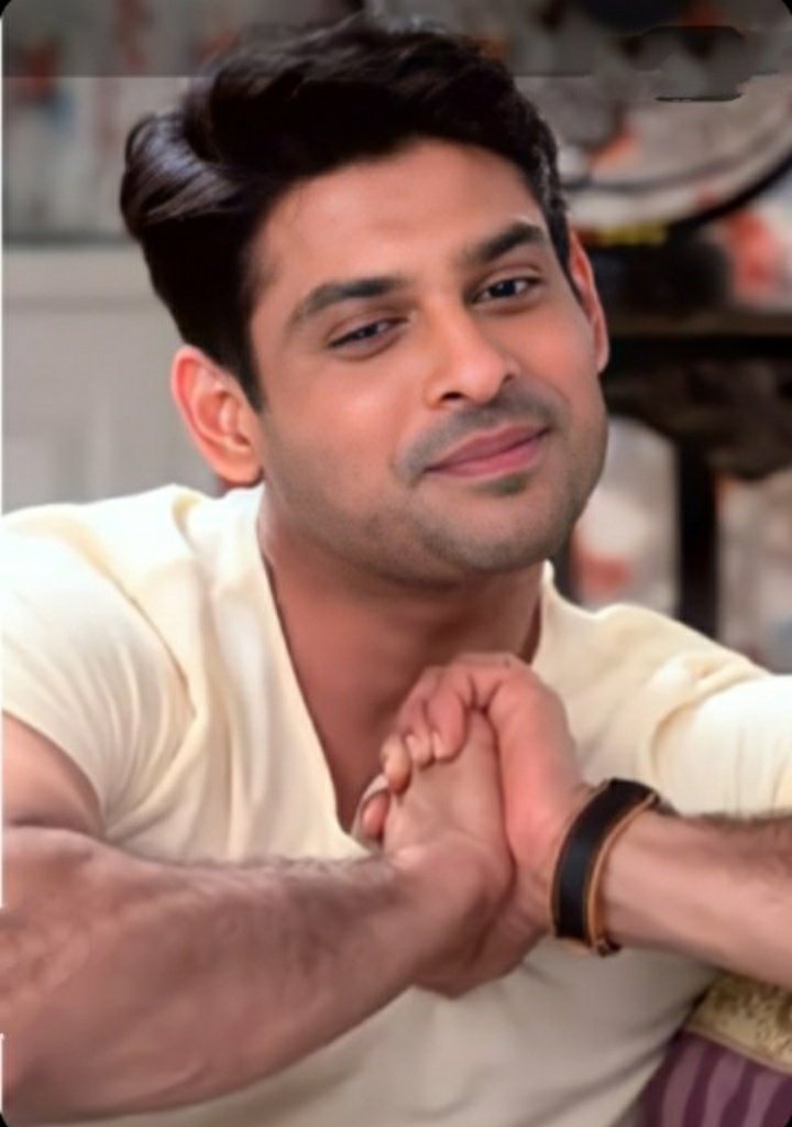 JhumeTahamina's tweet image. Kisine mujhe compliment diya hai... &quot;You are a good listener&quot;...
Aur main ne unki sirf wahi line bohot dhyan se suna, aur maan bhi gayi😌😉

Sahi kiya na Baba😜
#SidhartShukla #SidHearts @sidharth_shukla