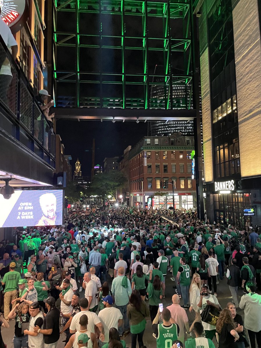 t_macro6's tweet image. Go Celtics. 2 down 2 to go