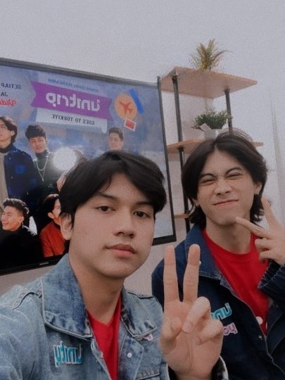 nlailirhmwt's tweet photo. ini pertemuan pertama kita yeyy
ysd nya kembaran dulu yaa @redwikaptr 
[@Fajri_UN1TY @Shandy_UN1TY]

#YouN1TSelcaDay
#HappyYouN1TDay 
#HappyUN1TYDay https://t.co/iMxvnQgUDu