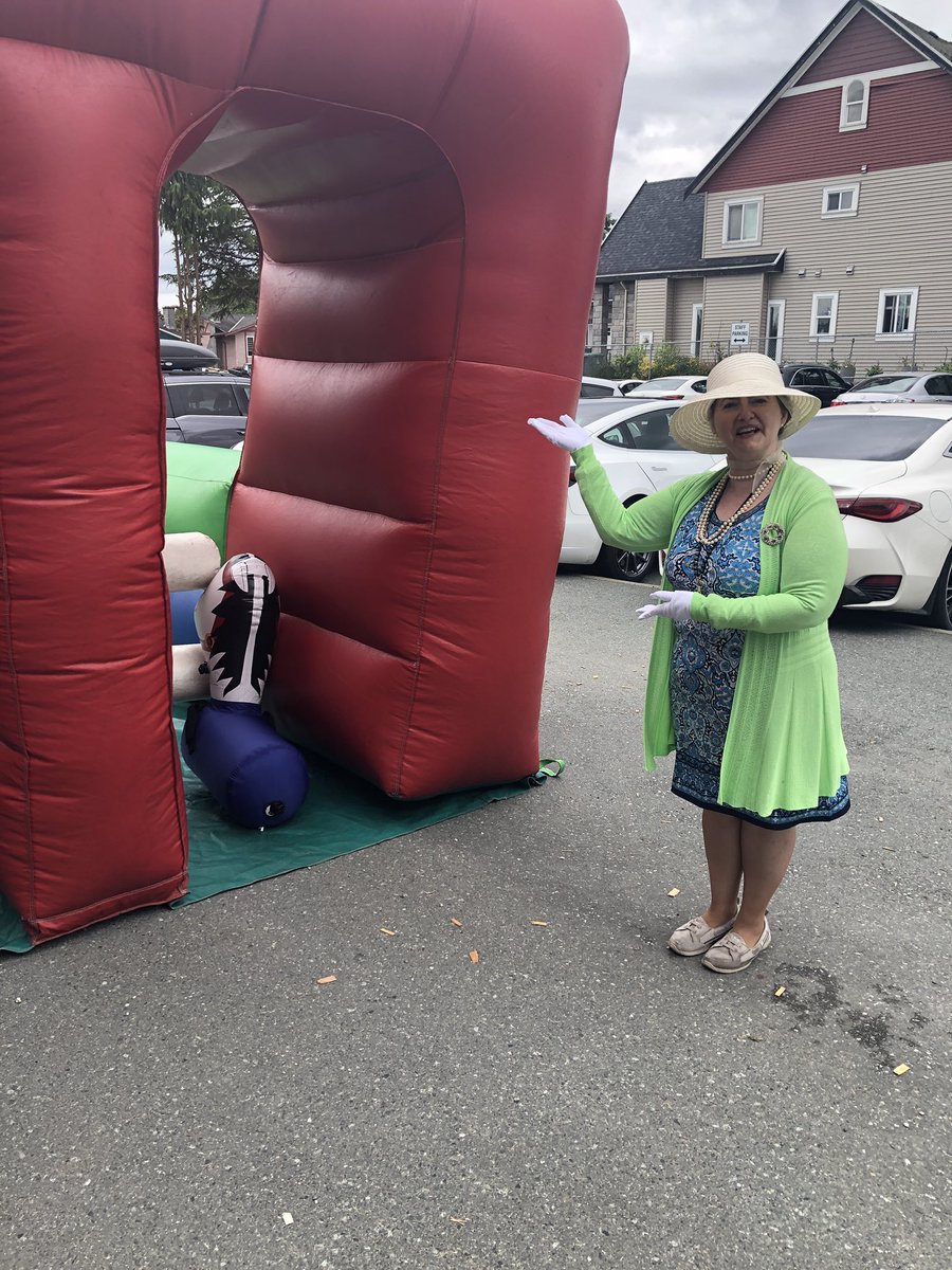 ahpmatthew's tweet photo. Wow! So incredible to see our students, teachers and parents having a blast at our first ever Spring Carnival! So many smiles. Thanks to our parent volunteers and our office team for putting this all together. And thanks to PAC for the funding! https://t.co/k4Lfmt3Bw1