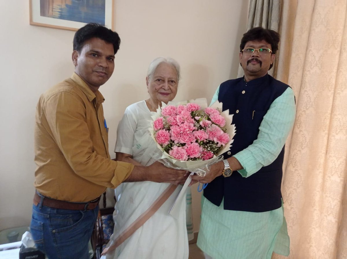 P4Bihar's tweet photo. सम्माननीय गुरूजी को यौमे पैदाइश की दिली मुबारकबाद !अल्लाह आपको उम्रदराज़ करे🤲

राधा-माधव से हम आपका और आपकी माँ की लम्बी उम्र की कामना करते हैं 🙏
💐💐💐 https://t.co/eb98fbpetc