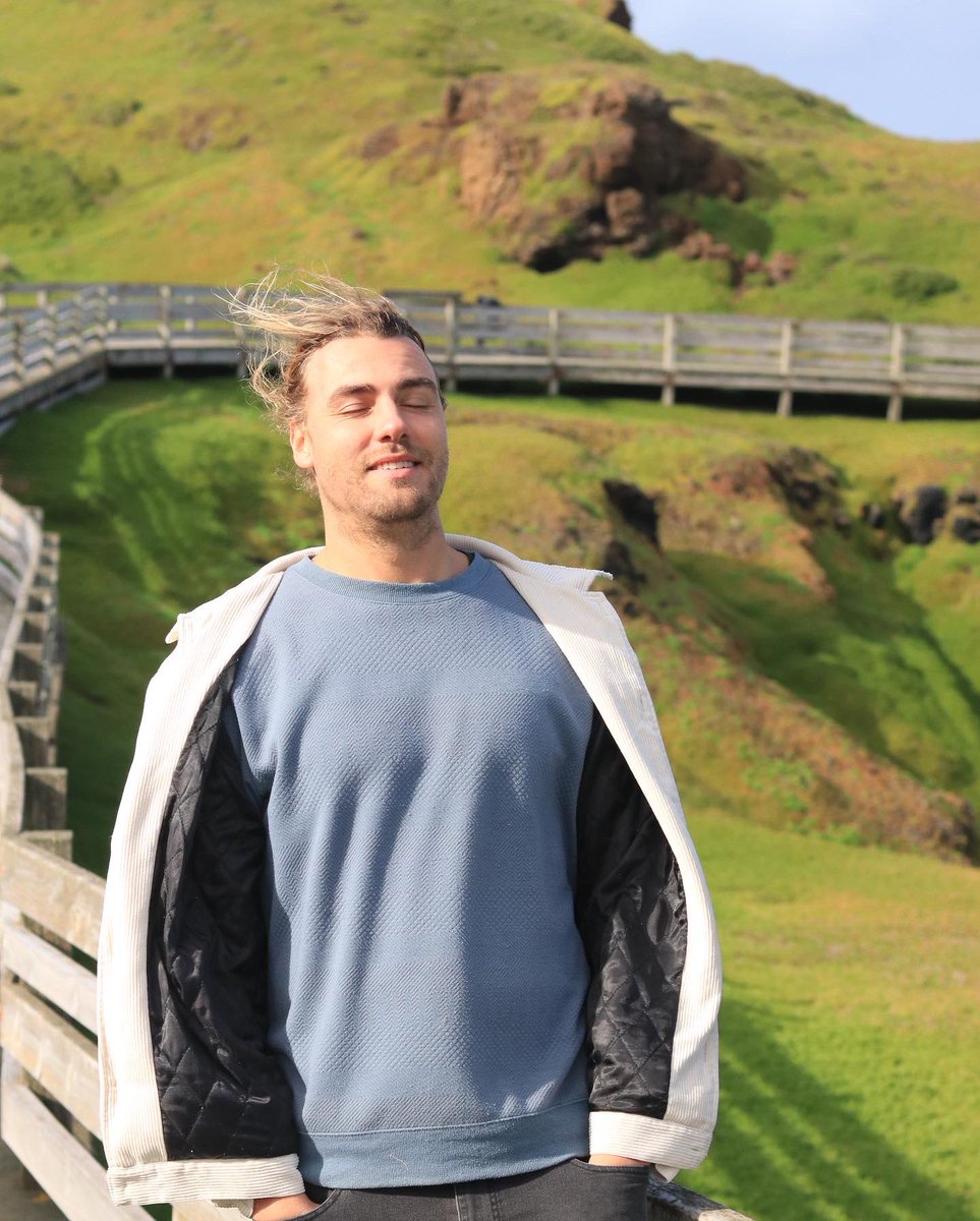 Having the best time on Phillip Island and getting ready for the show in Melbourne tomorrow night! 🪴

I’ve got something really special planned and it’s been almost 3 years so please come and share this moment with me! 

bit.ly/HCATMEL22