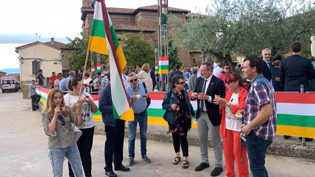 Se cumplen 40 años del Estatuto de Autonomía y de la creación del <a href="/PartidoRiojano/">PR+Riojan@s</a>. La Rioja y PR+ cumplimos años juntos.

Gracias y felicidades a nuestra afiliación y simpatizantes por su trabajo diario por nuestra tierra. 

Brindo por vosotros, brindo por La Rioja. VIVA LA RIOJA