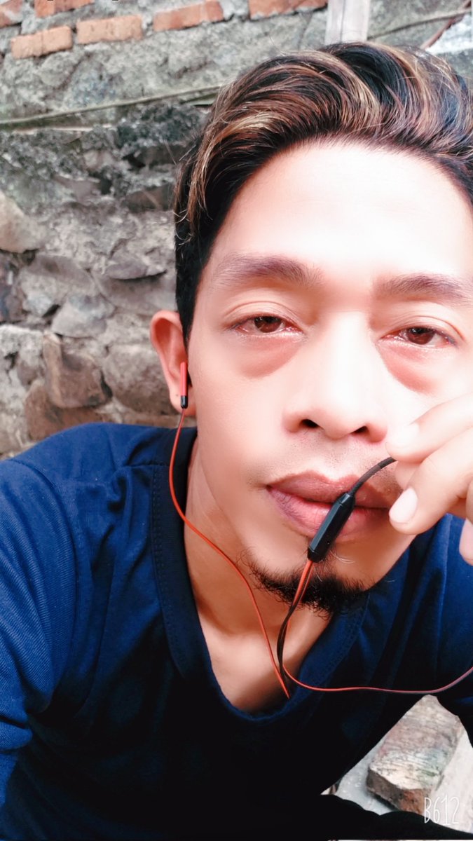 RuslanSahetapi's tweet image. Telpon siapa yaa..