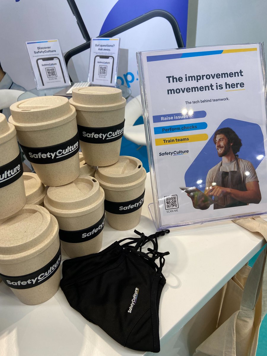 Smiles all 'round yesterday at <a href="/DesignEngExpo/">Design Engineering Expo</a> for Manufacturing &amp; Engineering Week 🇬🇧 

In the area today? We're set up again at Hall 6, stand J62 of @TheNEC in Birmingham. 

#MandEWeek #DesignEngineeringExpo #UKTech