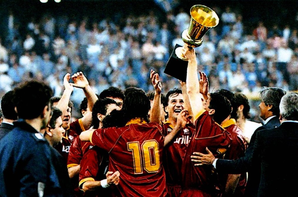 𝙏𝙚 𝙡𝙖 𝙧𝙞𝙘𝙤𝙧𝙙𝙞?

📆 #9Giugno 1991

🏆 Coppa Italia - Finale (Ritorno)

🏟️ Sampdoria Roma 1-1

⚽ Voeller

#AccaddeOggi #ASRoma