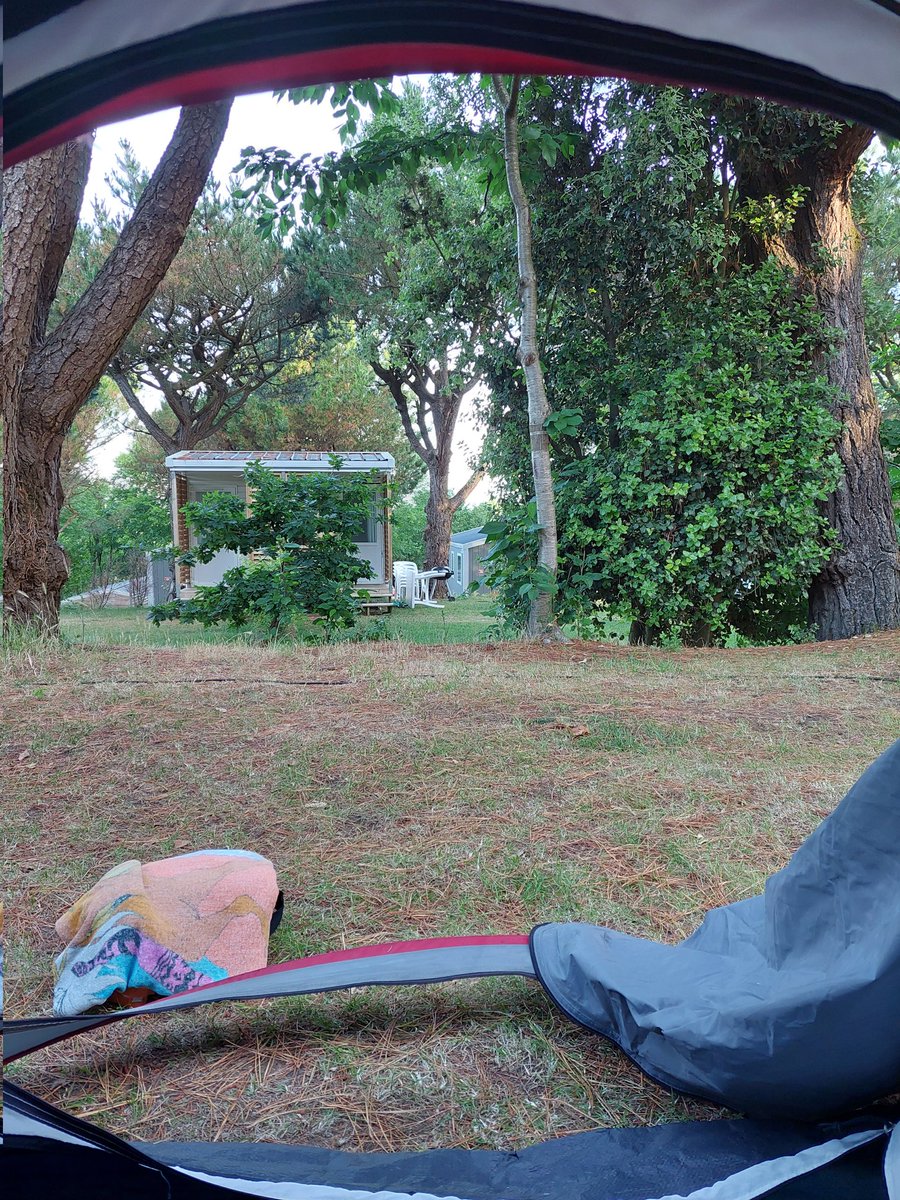 What is that?? It's <a href="/CampingSpeakers/">Le Camping des Speakers</a>! ⛺️💻