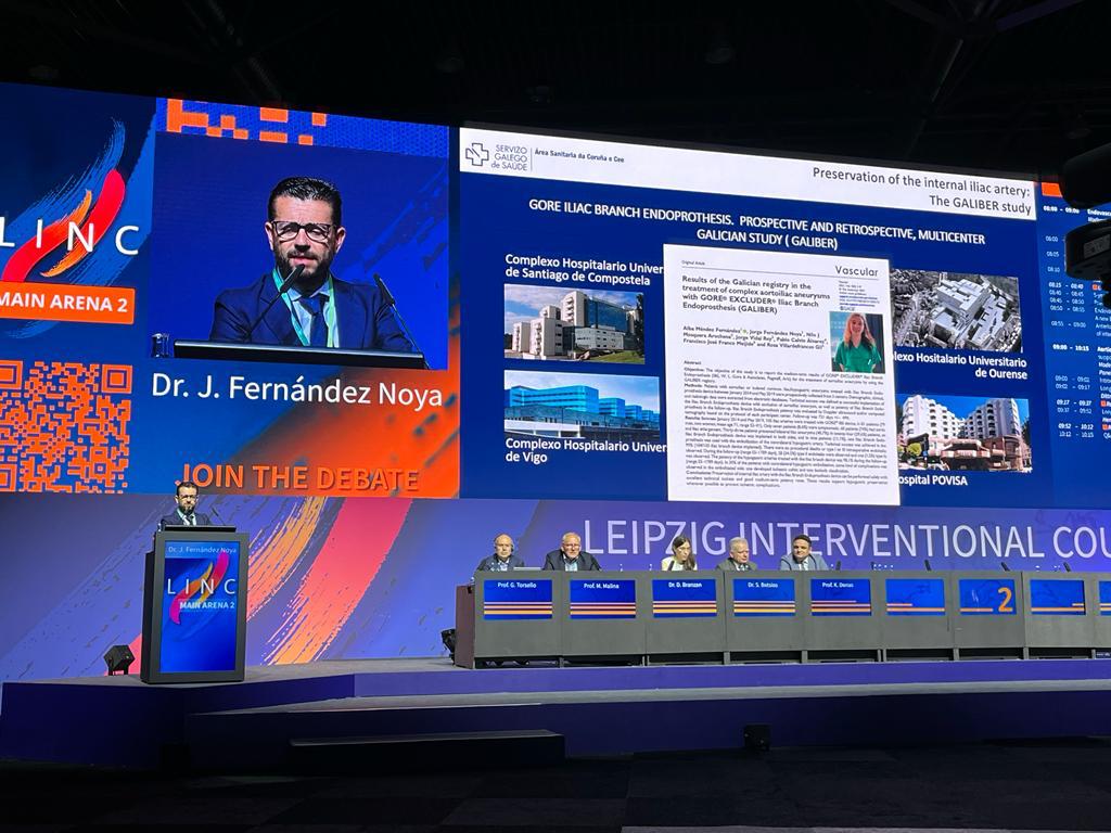 Dr.Fernández Noya showing Gore Iliac branch multicenter study ( GALIBER ) at  Leipzig Interventional Course #vascularsurgery #CHUAC #Goremedical #Leipziginterventional