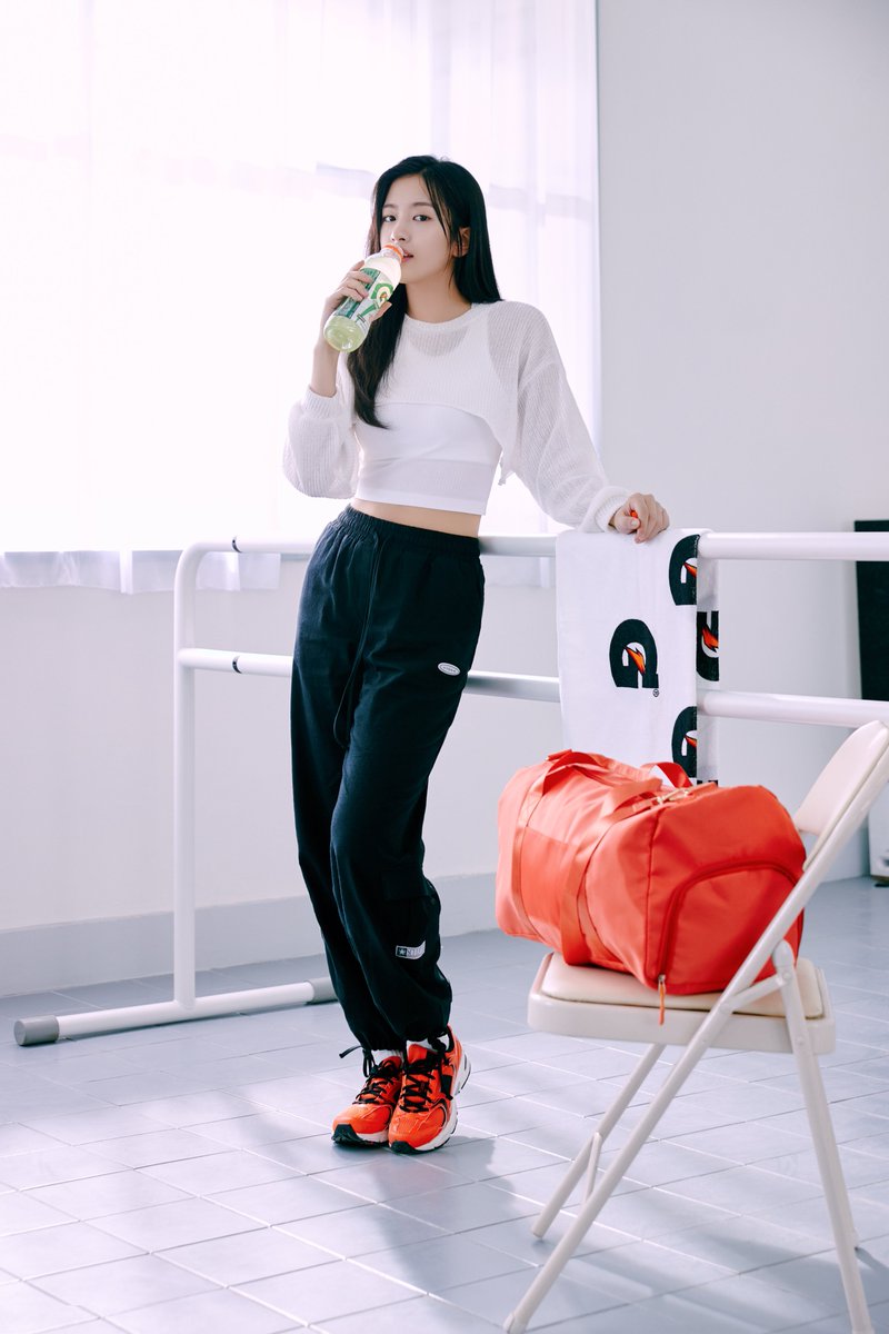 STARSHIPent's tweet photo. [#GATORADExSTARSHIP] 
2022 #GATORADE X #STARSHIP

GATORADE PARTNER
#안유진

#CONCEPT_PHOTO

땀흘리는 순간엔 게토레이

세계 1위 스포츠 음료, 게토레이.
World's No. 1 Sports Drink

#ANYUJIN #IVE #아이브
#게토레이 #gatorade_korea 
#EVERYDAYATHLETE #광고 https://t.co/rfYY9dqCE6