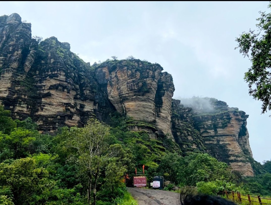 Pachmarhi hill station is the only hil station in #MadhyaPradesh and it is the very amazing place for tourists and holiday enjoyment.
#pachmarhi <a href="/ChouhanShivraj/">Shivraj Singh Chouhan</a> <a href="/MPTourism/">Madhya Pradesh Tourism</a> <a href="/JansamparkMP/">Jansampark MP</a> <a href="/ZeeMPCG/">Zee MP-Chhattisgarh</a> <a href="/PachmarhiCantt/">Pachmarhi Cantonment Board</a>