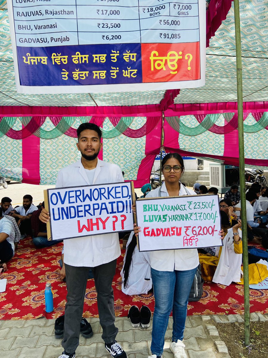 SDhaliwal09's tweet photo. #Gadvasustudentsonstrike #IncreaseInternshipAllowance https://t.co/kSWYuSMQ07
