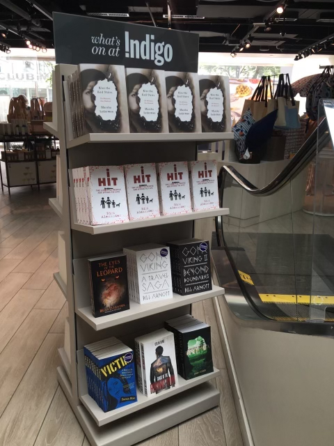 Indigo Robson, that's a good looking display of hard work. #dontstop <a href="/harrisbobh/">Bob Harris</a>  <a href="/crimewriterscan/">Crime Writers Canada</a> <a href="/chaptersindigo/">Indigo</a> #thankyou