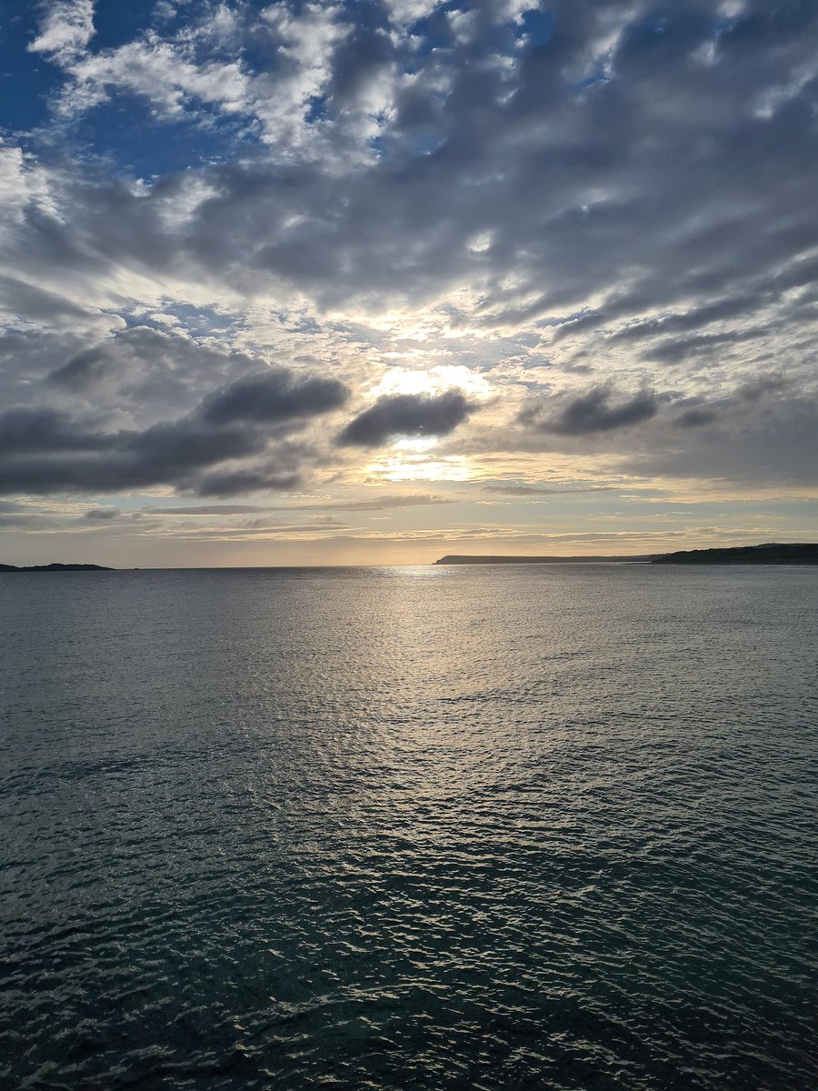 jimmyunited1's tweet photo. Happy #FridayLite everyone. Have a great day whatever you get up to.

#Portrush
#BENICE https://t.co/PdjMbUpNMn