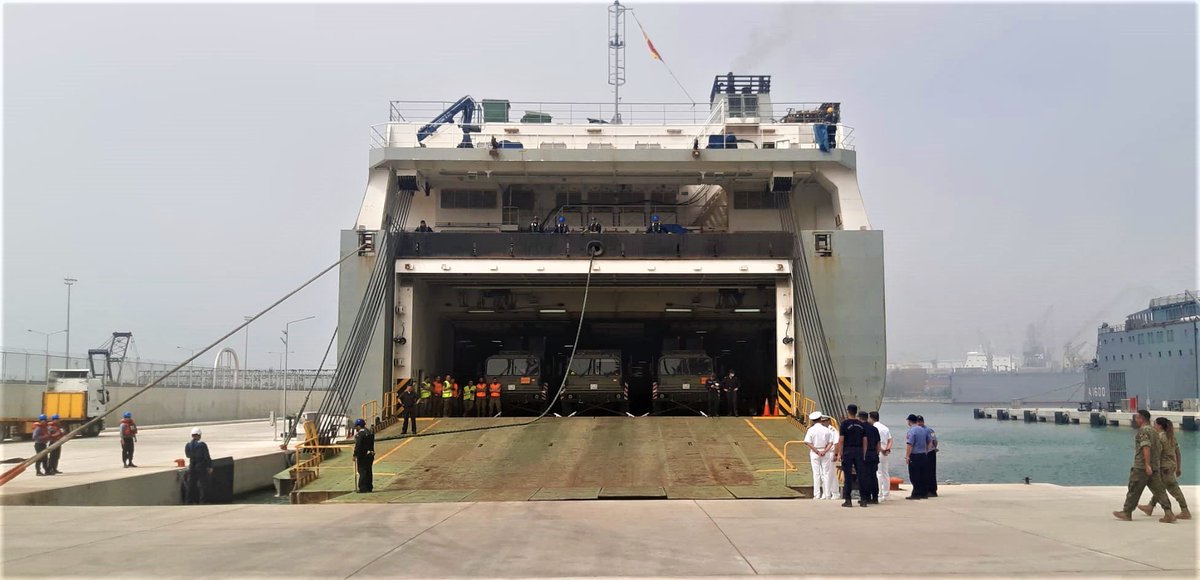 EMADmde's tweet photo. #FelizJueves.El buque #Ysabel zarpa desde el Puerto de Mersin en Turquía🇹🇷 tras completar el relevo del material #PATRIOT del contingente AT XV desplegado en la Base Aérea de Incirlik. Comprometidos con la defensa del territorio aliado 💪 @NATO @EjercitoTierra #MOPS https://t.co/hEZKT4Q3QC