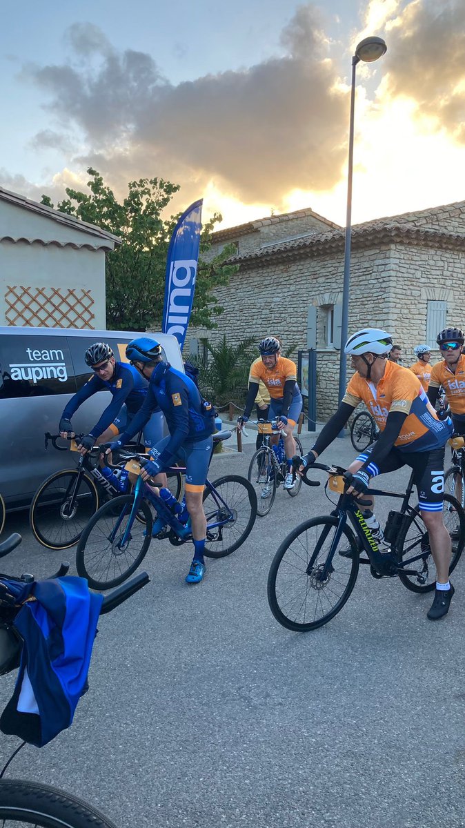 We wensen alle deelnemers van <a href="/TourduALS/">Tour du ALS</a> heel veel kracht en succes. Jullie zijn allemaal toppers. Samen trappen we ALS de wereld uit. #TourDuALS