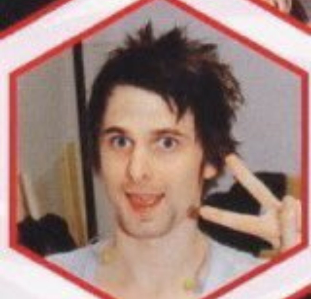 HAPPY BIRTHDAY TO THE LITTLE SKRUNKLY MAN MATTHEW BELLAMY HIMSELF  