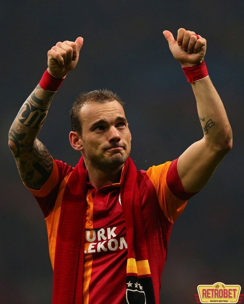  Wesley Sneijder\in 38 ya  nda 2x Süper Lig 3x Türkiye Kupas  3x Süper Kupas Happy Birthday inom 