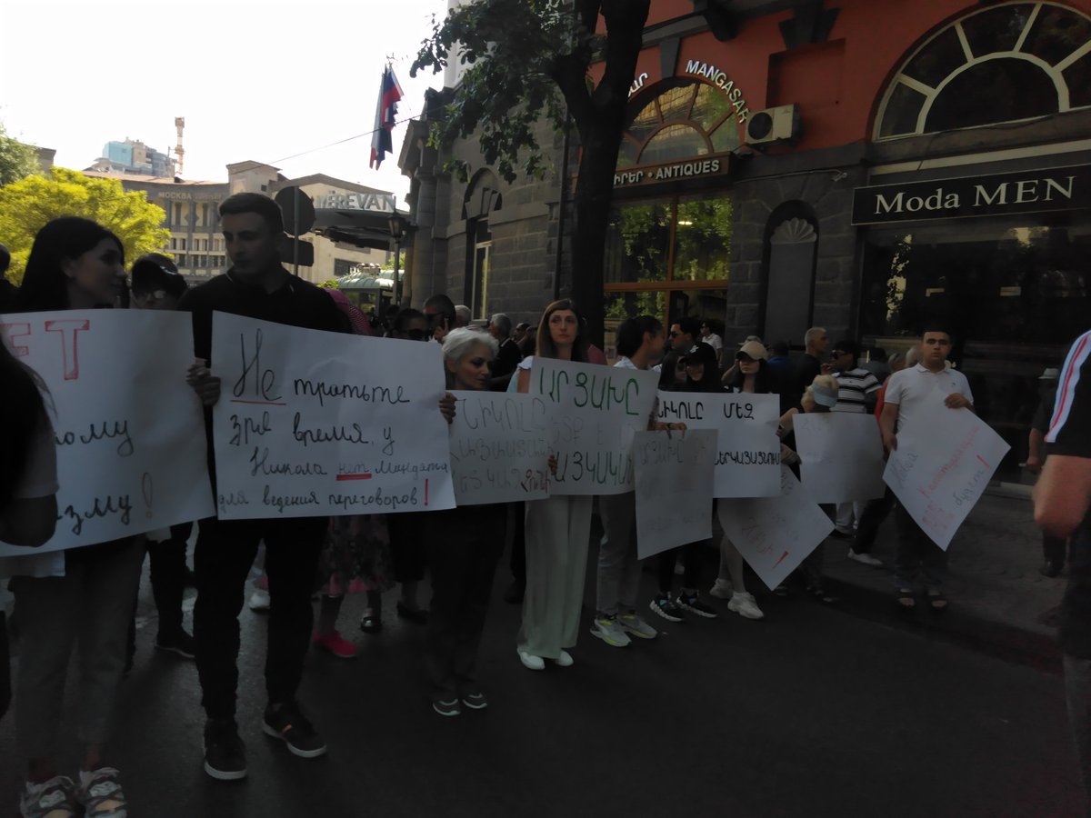 MargretMirzoyan's tweet photo. #Armenia #ZartnirLao #Stopnikol https://t.co/NECkgiRtku