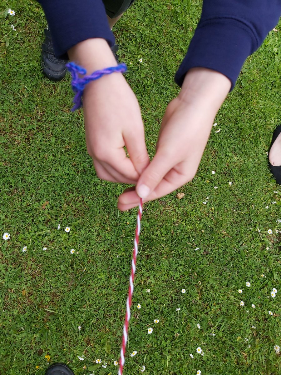 This weeks Outdoor Learning with <a href="/ChilternY2/">ChilternY2</a> Crocodiles 🐊 - we made friendship bracelets for ourselves and a friend. They showed lots of resilience in this task! Well done Y2! Mrs B 🙂