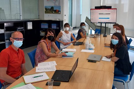 itenergia's tweet photo. 📢El pyto. #COMPAUTO reúne a sus socios para tratar los avances del pyto. que apuesta por el desarrollo de nuevos #materiales que puedan integrarse desde un punto de vista tecnológico y sostenible
👉https://t.co/zU15ior1lo @GVAavi @itenergia @TORRECID @Sinfinygroup @IteraMobility https://t.co/QnKTXuf4bG