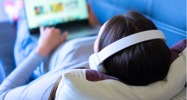 HorizonTimes's tweet photo. A good night’s sleep is unquestionably one of the most important things to make you feel refreshed. If you sleep correctly, everything feels much better; the birds’ chirping sounds are peaceful, and the sunlight feels fantastic.  #ENTERTAINMENT

https://t.co/P8Yn3gTFg6 https://t.co/LzHYHKuVVt