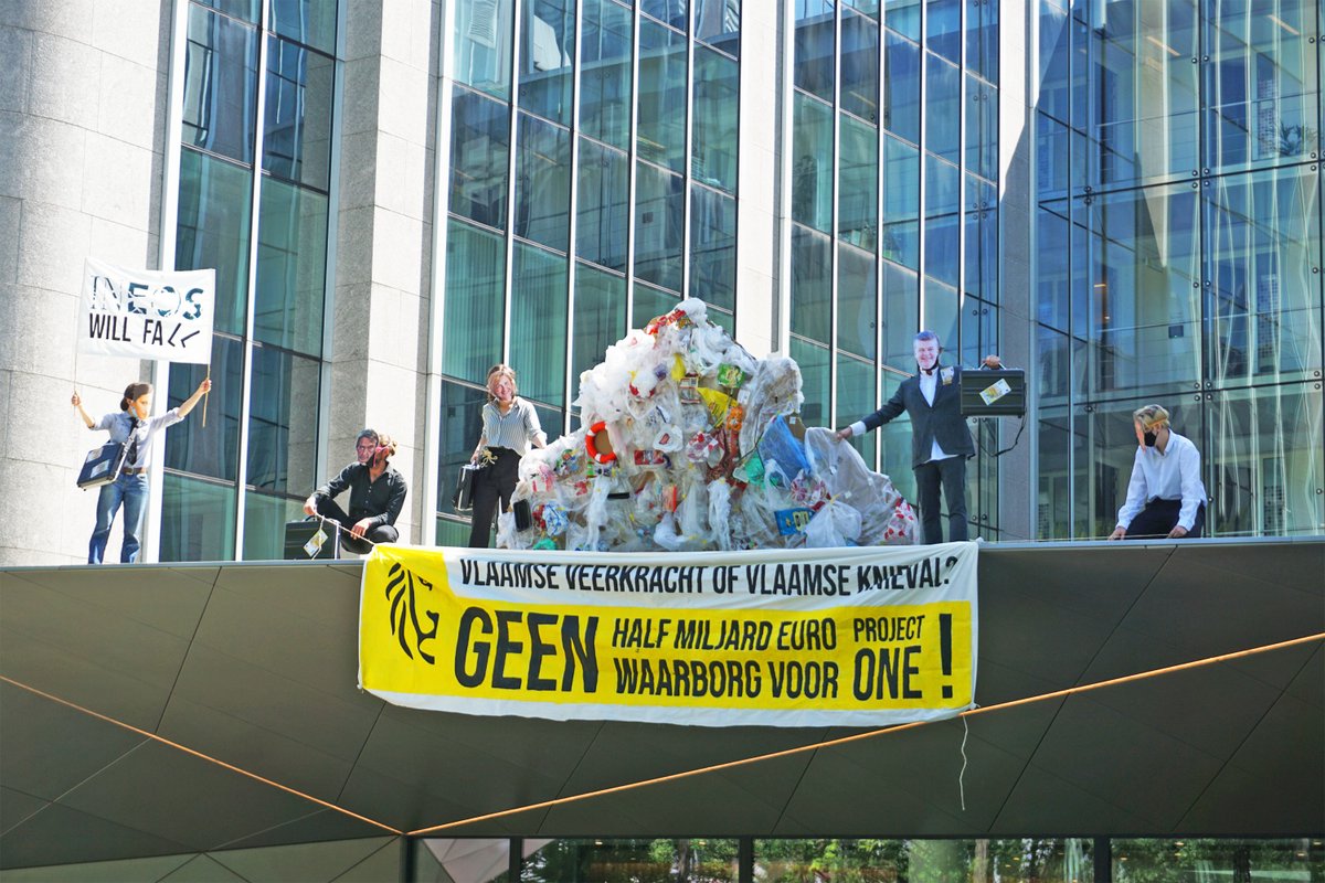 ASchaliegasvrij's tweet photo. Geen plasticfabriek met geld van Vlaamse burgers. Strijd gaat door! #IneosWillFall
@greenpeace_be @Grootouders_vKB @FairFinvzw @WWF_Belgie @Klimaatzaak @RecyclingNet @plasticsoupfoun @MissTie @ClientEarth @GheorghiuAndy @Tycho_vh @JoeriThijs @youth4climateBE @Climate_Express https://t.co/cb5zpmJivj