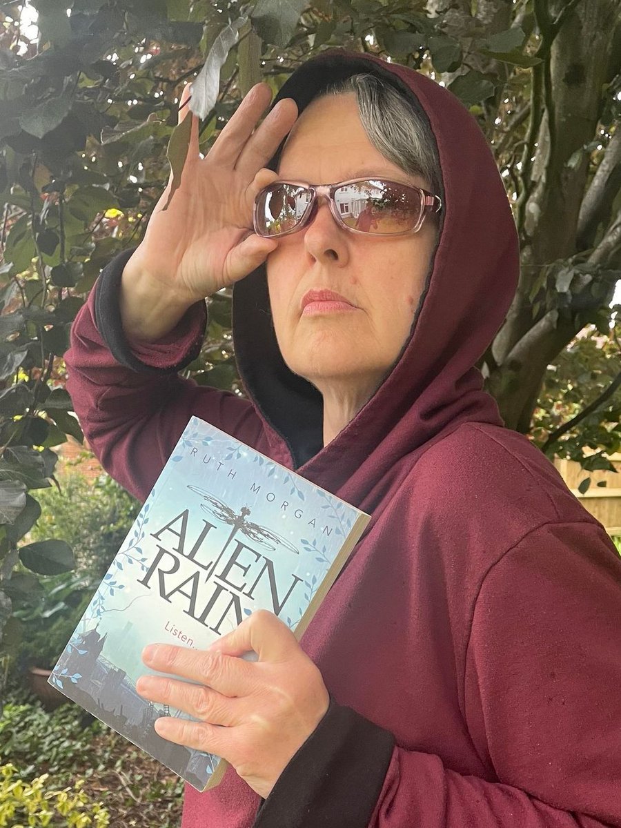 alienruth's tweet photo. Earthdate: 4022  Teenager Bree Aurora, living in the Martian colony of #Cardiff, has an unusual and underrated superpower, the gift of #Empathy, but how can it help on a mission back to an abandoned Earth? @EmpathyLabUK @FireflyPress  #EmpathyDay #AlienRain  #scifi #powerpose 👽 https://t.co/n8ksbNaMJY