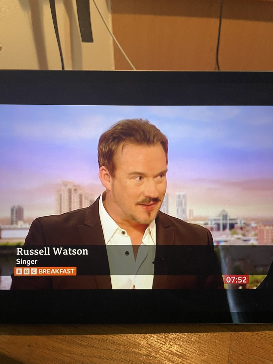 KateCollinsUK's tweet image. No better start to the day than hearing and seeing the work of @TeenageCancer brought to life on @BBCBreakfast by Hamish, his mum Sarah, nurse Hanna and @russellthevoice - all speaking with passion, heart, humour &amp;amp; humanity ❤️ thank you so much 🙏