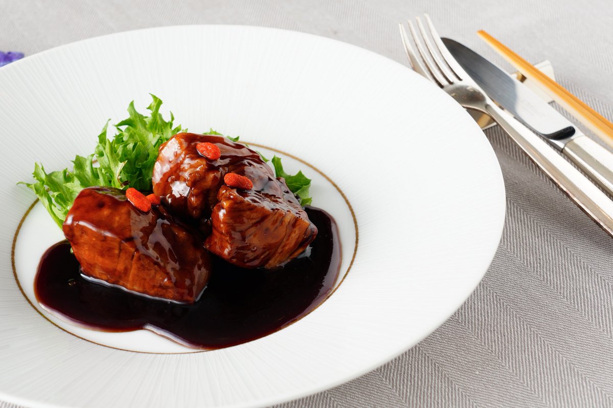kai_corporation's tweet photo. ／
人気シェフの本格レッスンがうけられる
オンライン料理教室 #Chefon
＼

6月はミシュラン星付きレストラン『赤阪桃の木』小林武志シェフによる中国料理レッスン🇨🇳
https://t.co/azQgaoEAmH　

🌟Chefon公式LINE友だち募集中🌟
友だち追加いただいた方にミールキット送料無料クーポンプレゼント🎁 https://t.co/CLLSutOJej