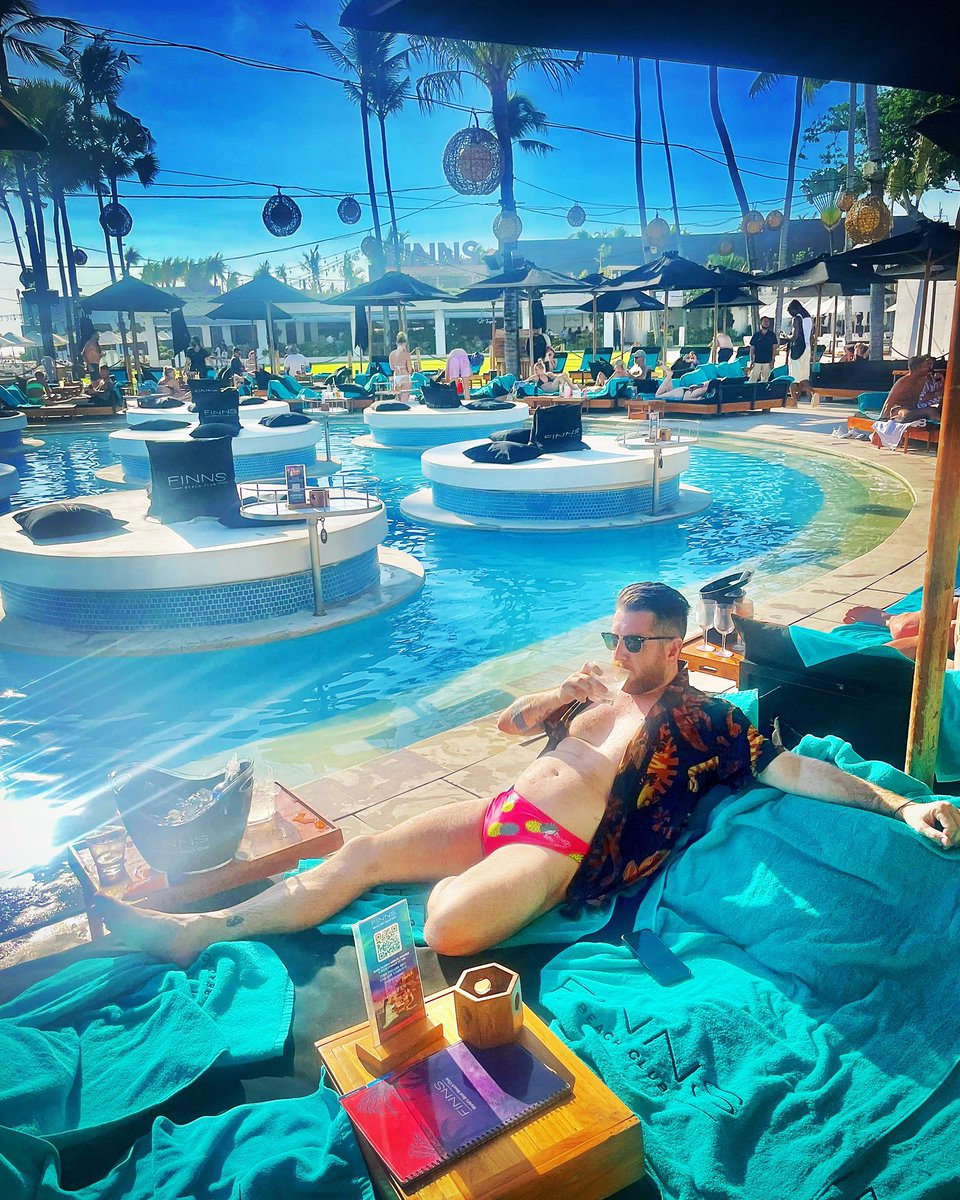 If you wear below the knee boardshorts, we’re going to have issues. #finnsbeachclub #bali #smugglers <a href="/BudgySmuggler/">#BudgySmuggler</a> <a href="/FinnsBeachClub/">Finns Beach Club</a>