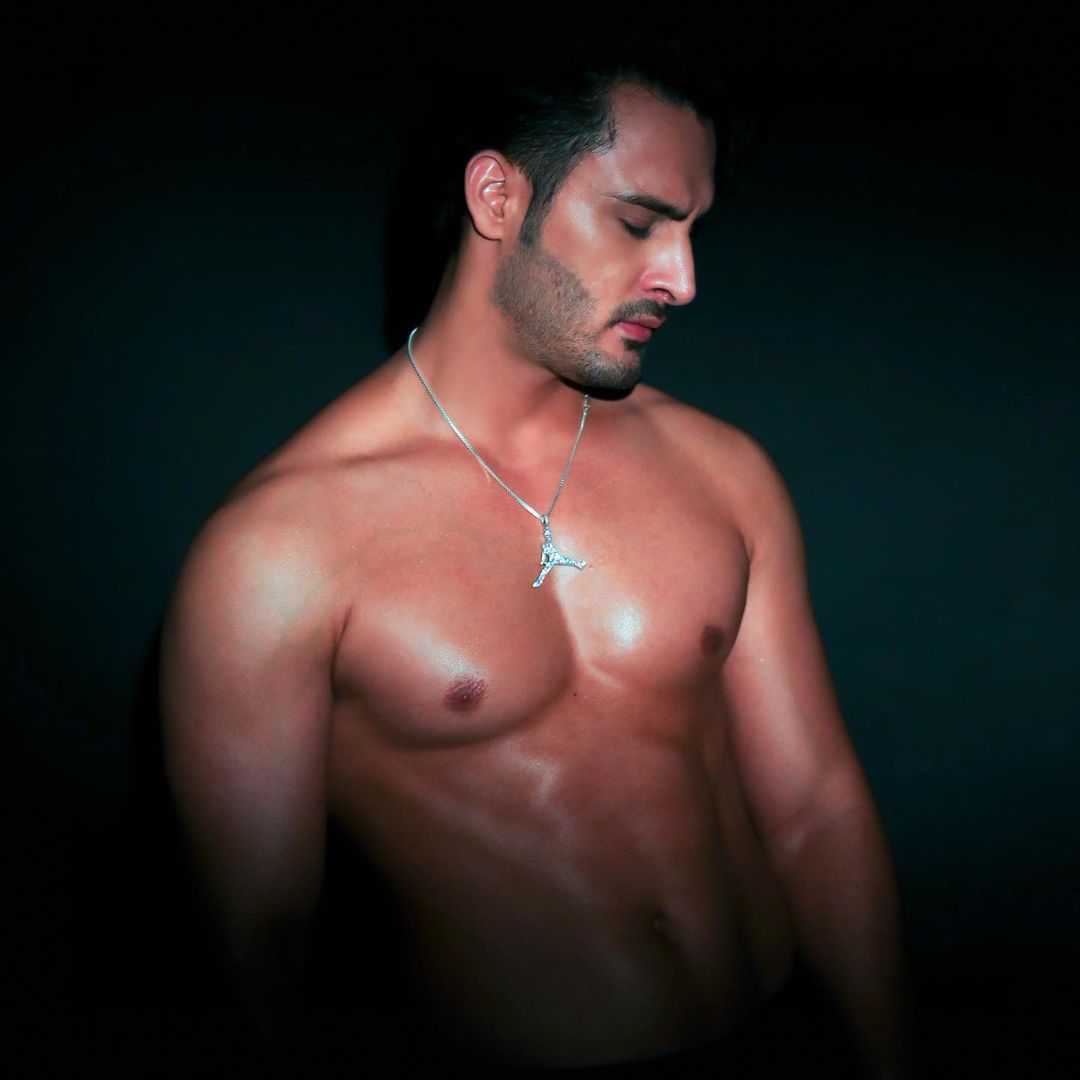 BollySpy's tweet photo. Passion, Purpose, And Progress Proves Massy #UmarRiaz 💪😎

@realumarriaz #UmarArmy #UmarSquad https://t.co/S7iS1aAqhd