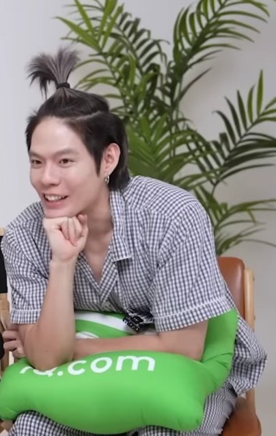 KhinThitsarPhy5's tweet photo. Baby @nodted 🖤 🫶🏼

#กระดุมของน๊อต 
#NodtNatthasid #Nodted 
#ReactionKinnPorscheEP9 #KinnPorscheTheseries https://t.co/cAdTqkgWA8